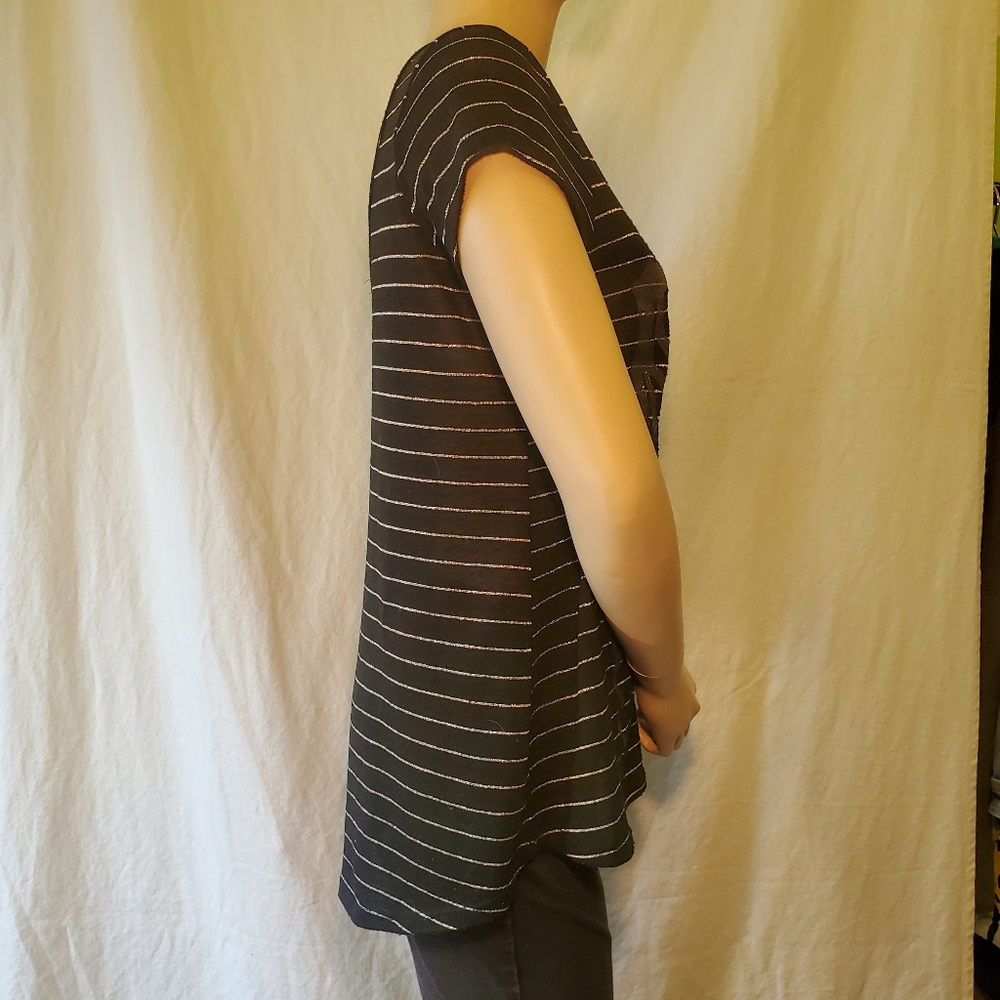 Hot Topic Glitter Rib Cage Tee - Picture 3 of 9